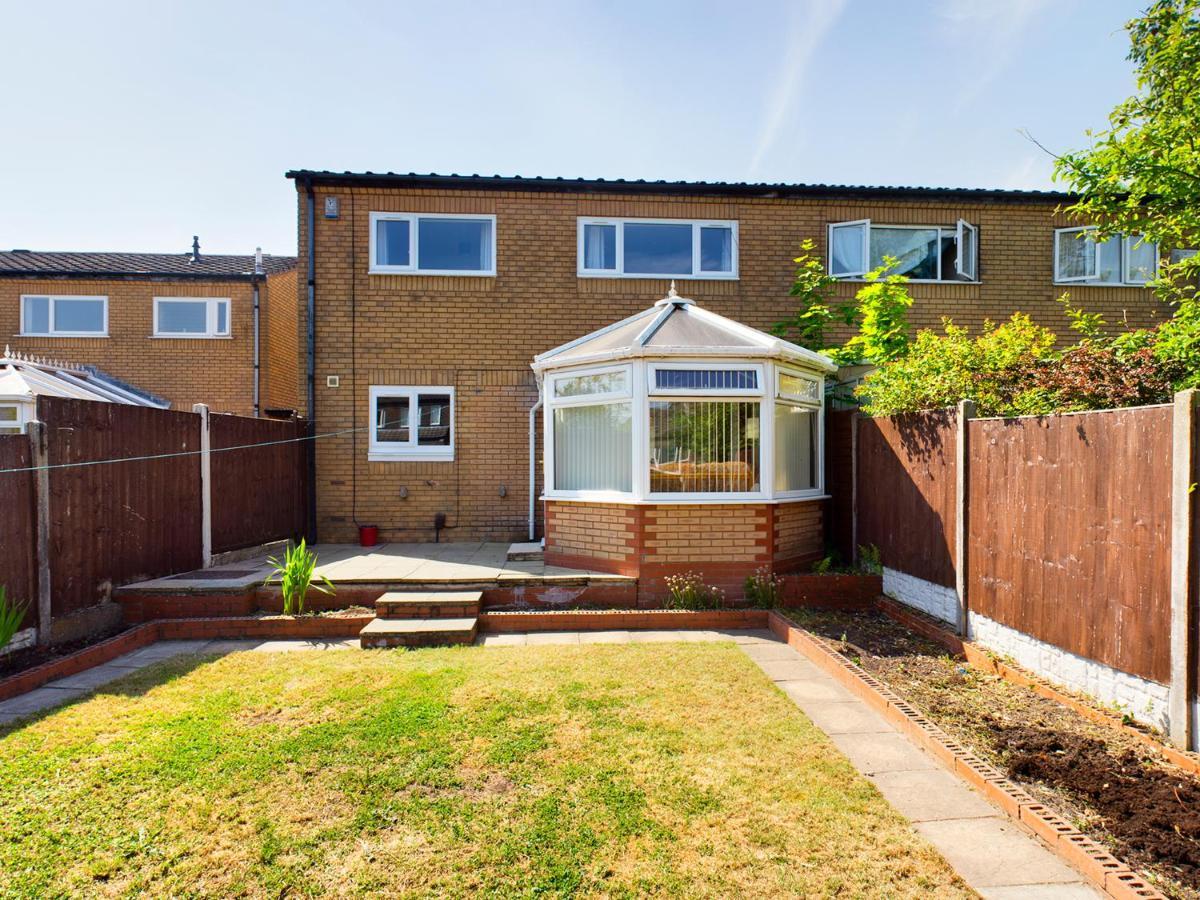 247 Serviced Accommodation In Telford- 3Br House Eksteriør billede